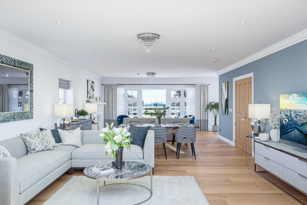 Additional image 3 of 2 bed flat for saleHaslemere Heights, Hill Road, Haslemere, Surrey GU27
