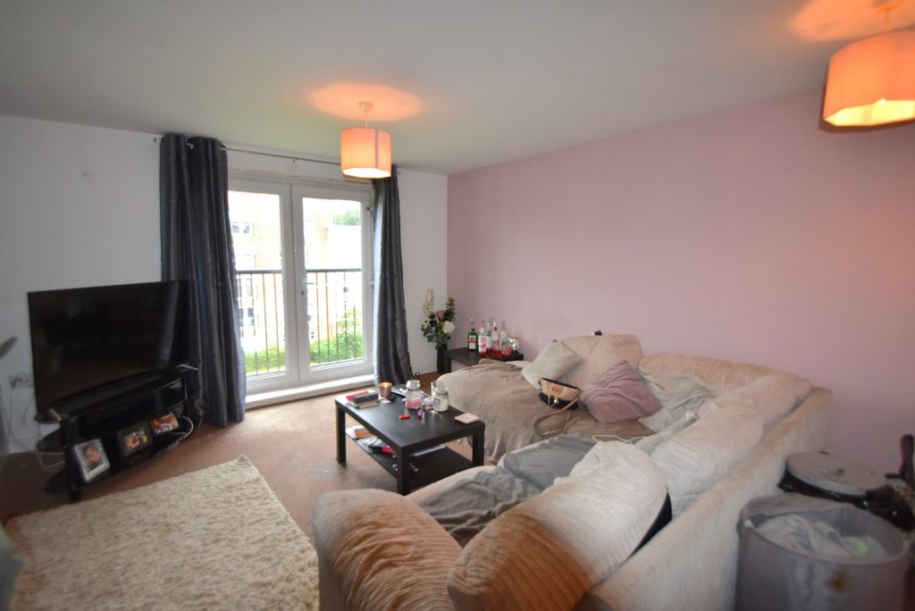 Additional image 2 of 2 bed flat for sale11 Little Hackets, Havant PO9