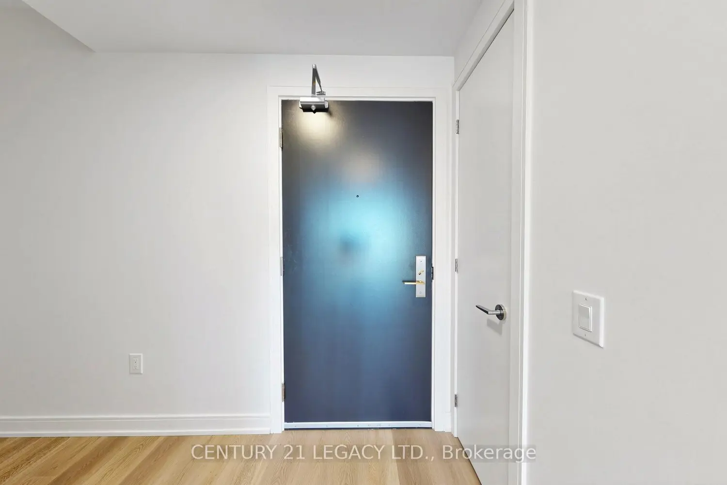 3009 Novar Road 628 photo 2