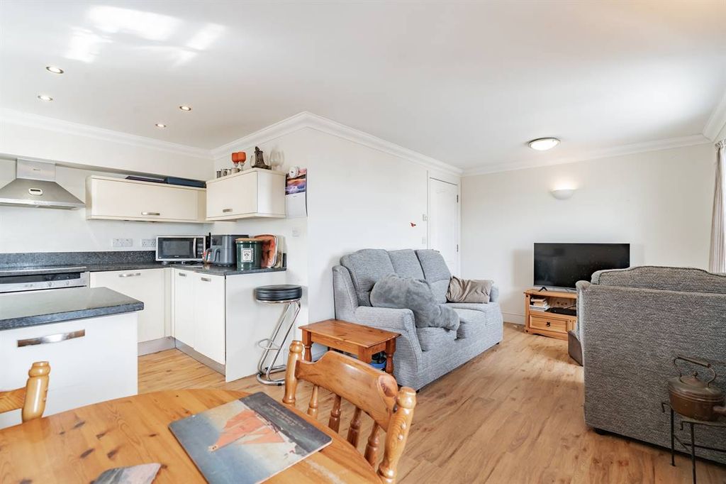 Additional image 3 of 2 bed flat for saleCentral Parade, Herne Bay CT6
