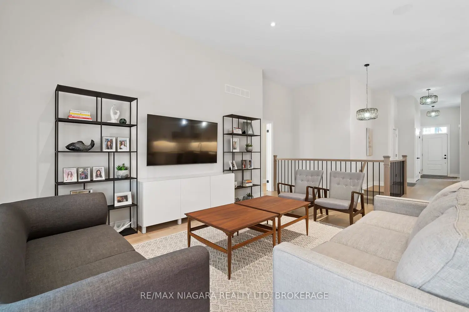 14 Mills Lane photo 2