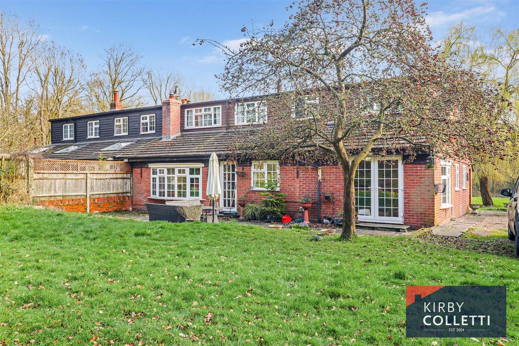 Additional image 24 of 4 bed semi-detached house for saleGoose Green, Hoddesdon EN11