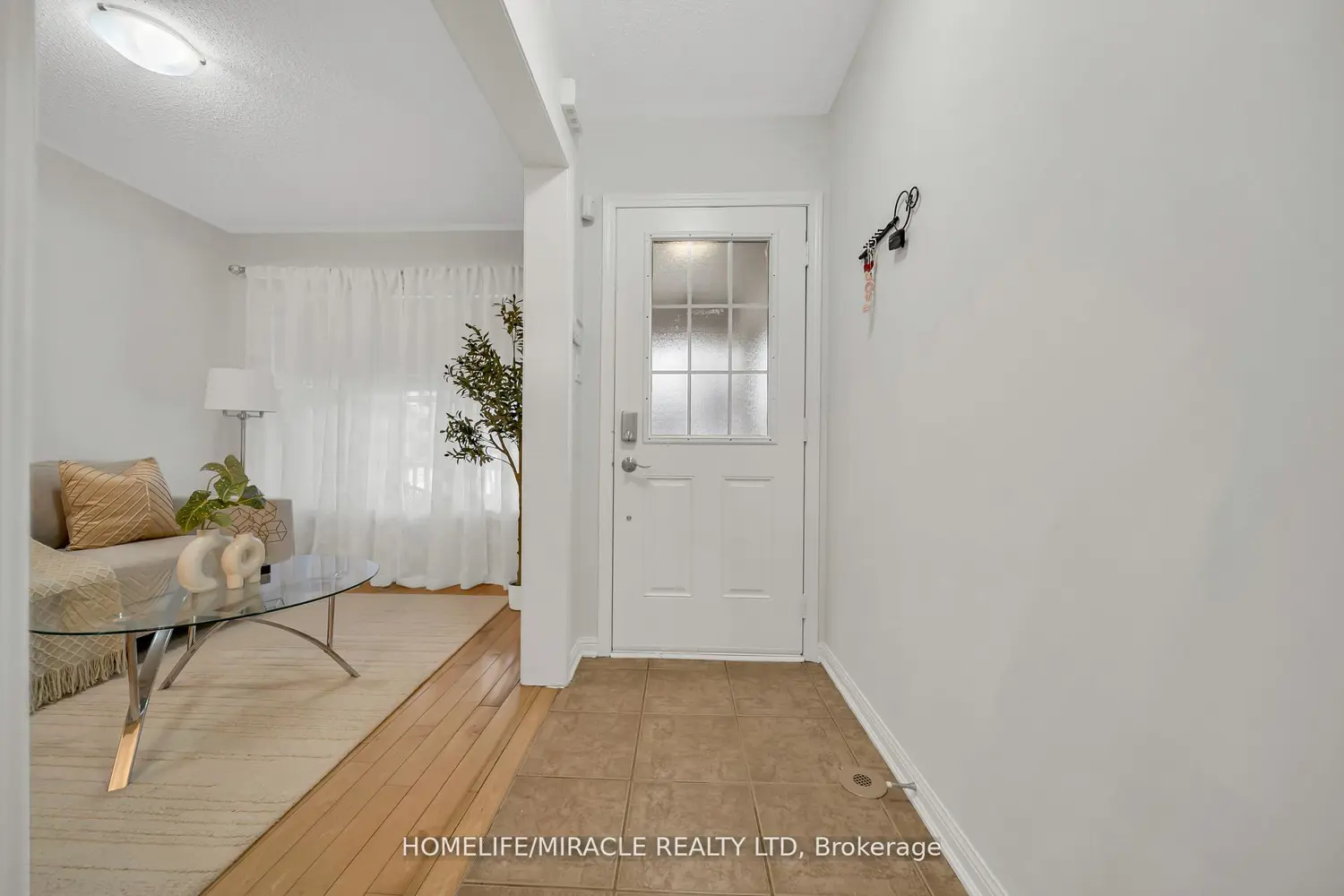 810 Hepburn Road photo 2