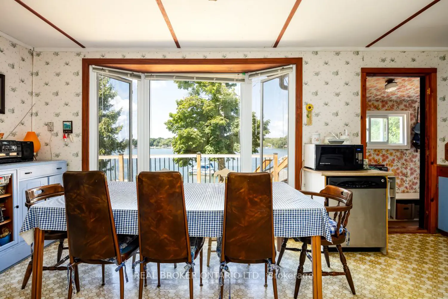 70 Ivy Lane photo 5