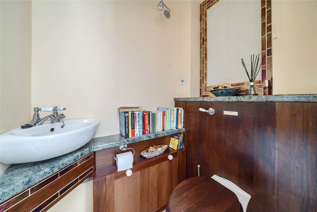 Additional image 17 of 1 bed flat for saleHindhead, Surrey GU26