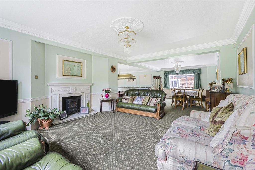 Additional image 5 of 5 bed detached house for saleYewlands, Hoddesdon EN11