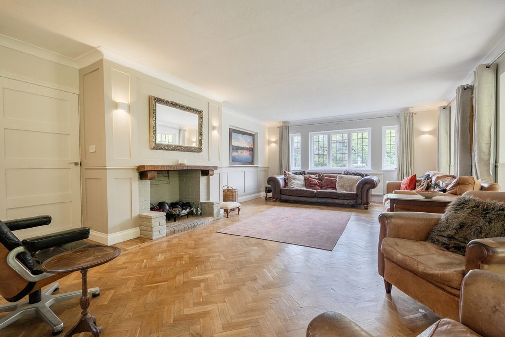 Additional image 3 of 6 bed detached house for saleGreys Road, Henley-On-Thames, Oxfordshire RG9