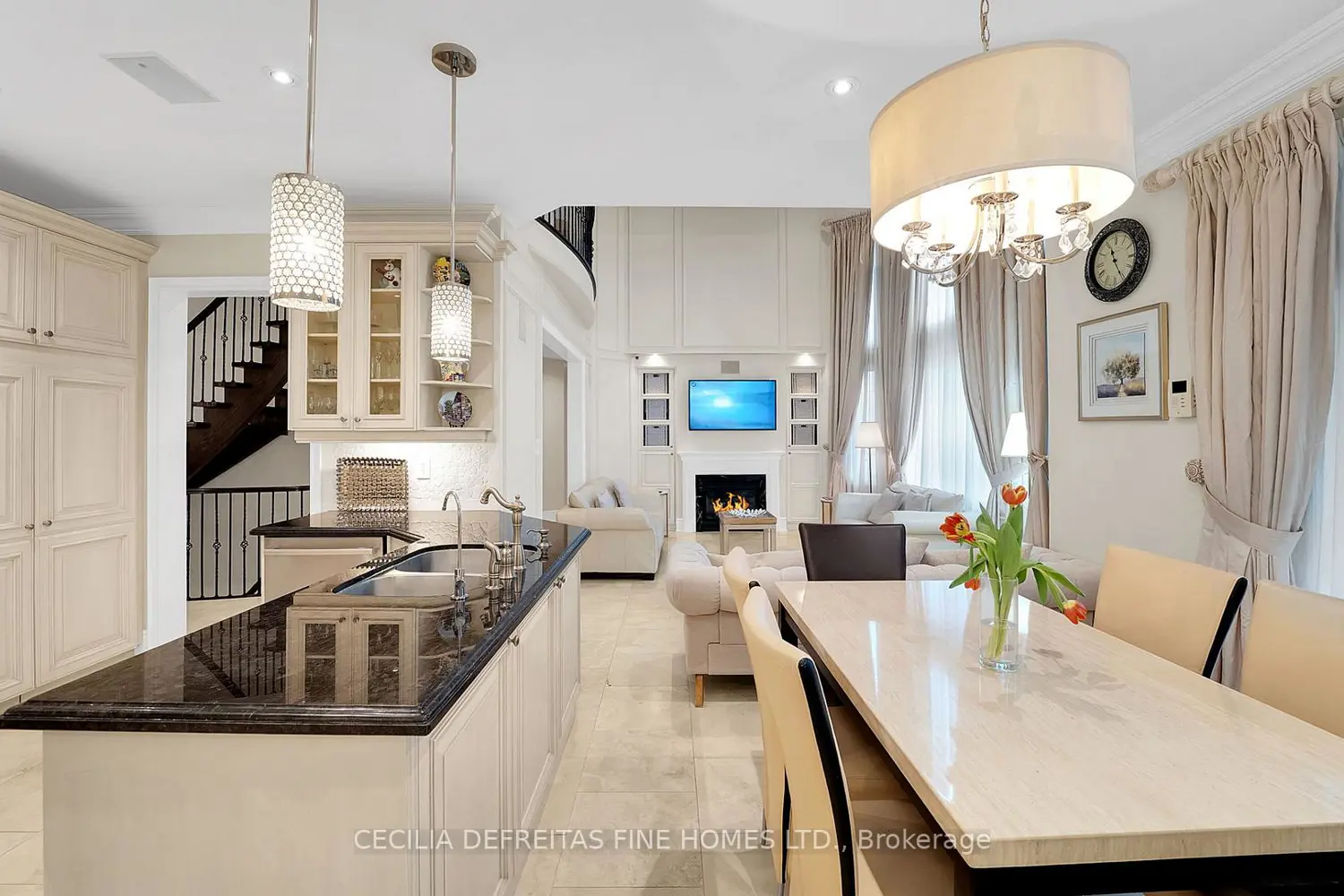 328 St. Urbain Drive photo 5