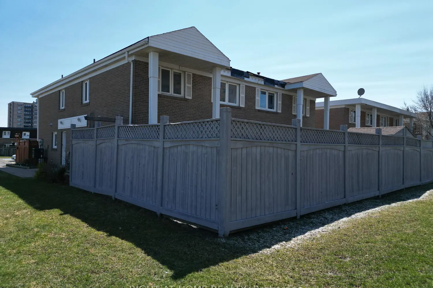 270 Town House Crescent