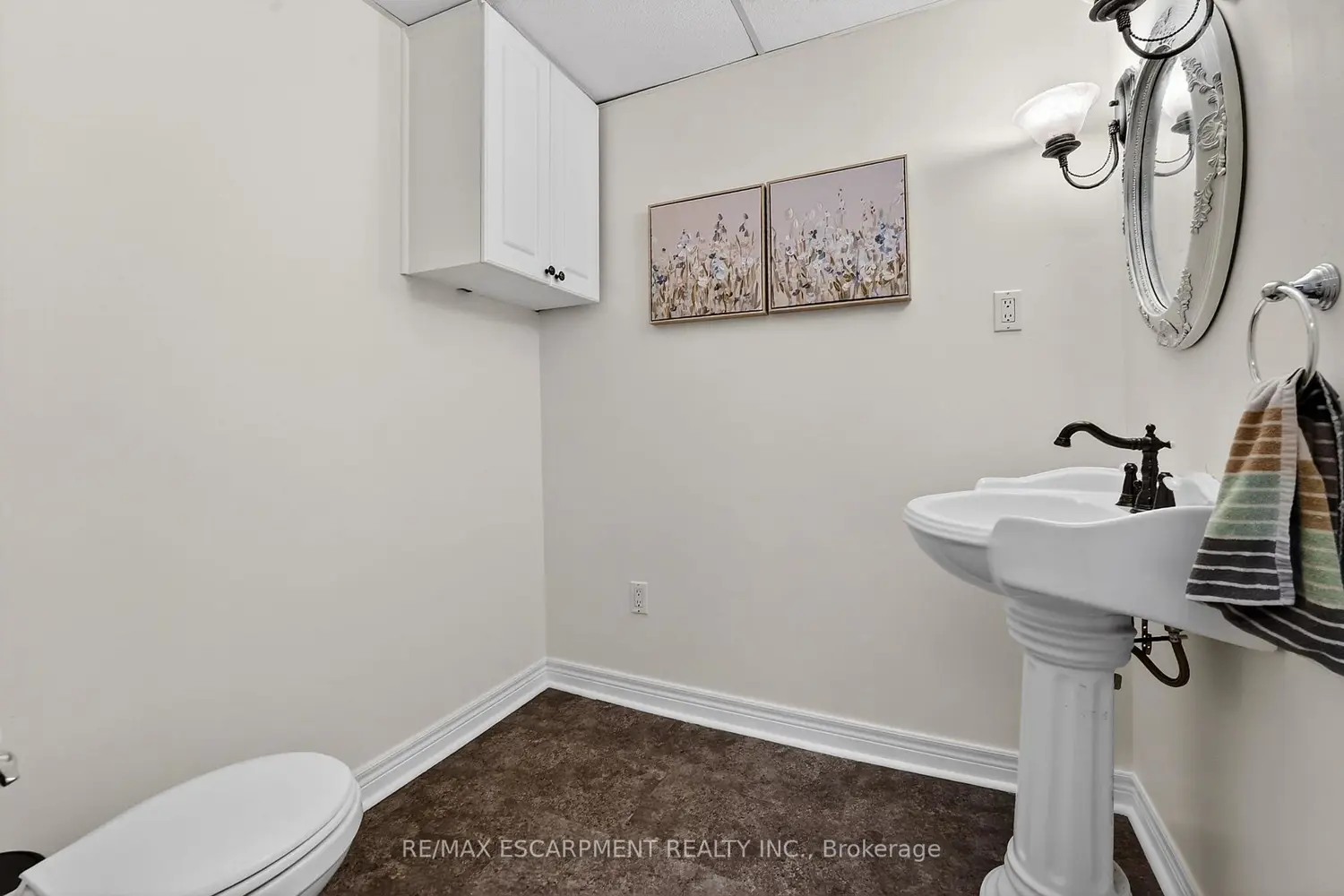 122 South Cayuga Street photo 4