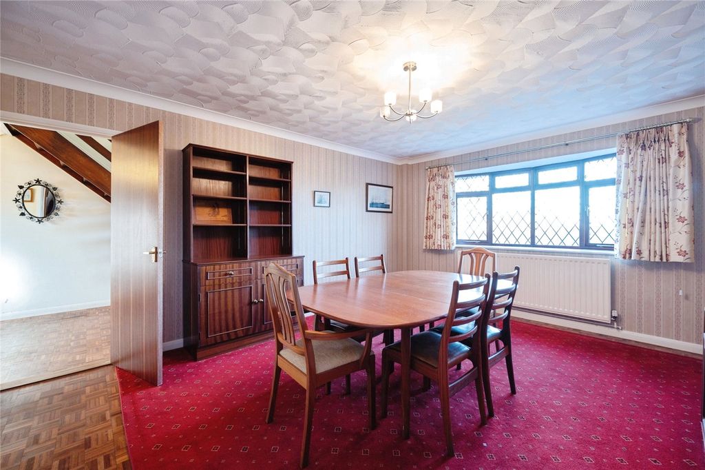 Additional image 7 of 4 bed detached house for saleMarine Walk, Hayling Island, Hampshire PO11