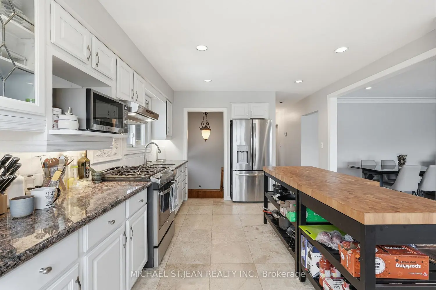80 Luscombe Street photo 2