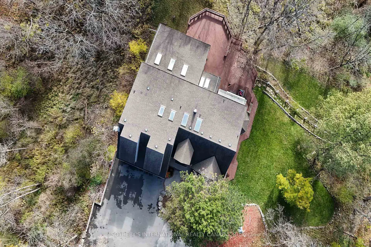 774 Old Dundas Road photo 2
