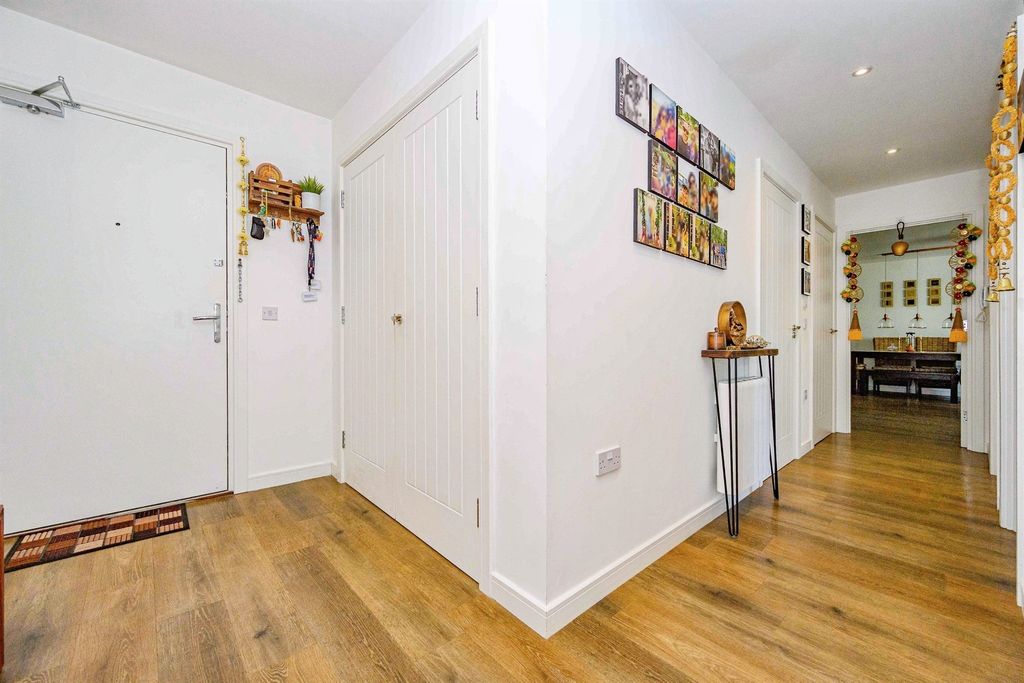 Additional image 12 of 3 bed flat for saleFrogmore Road, Hemel Hempstead HP3