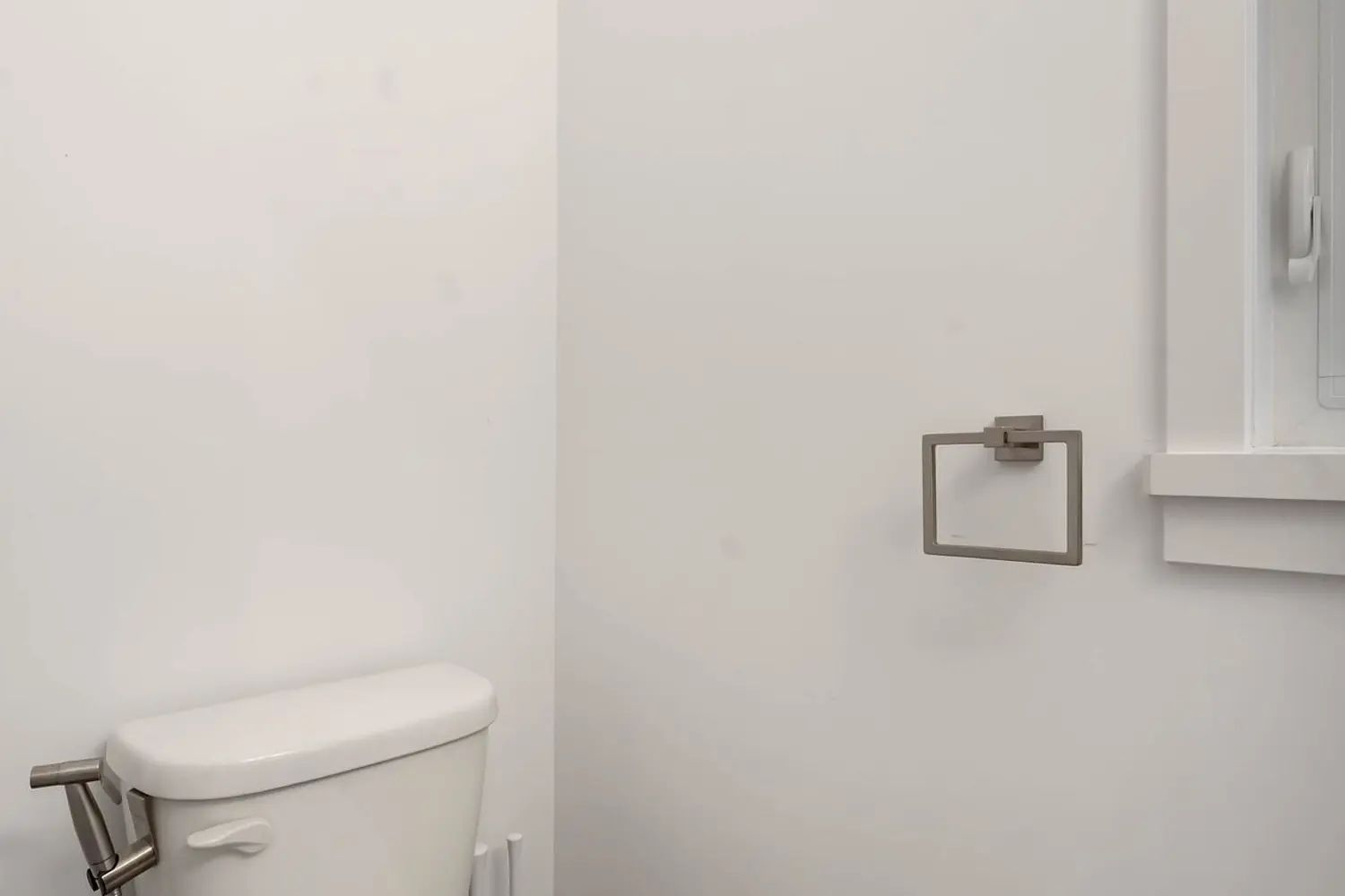 Additional image 7 of 221 Finsbury Avenue