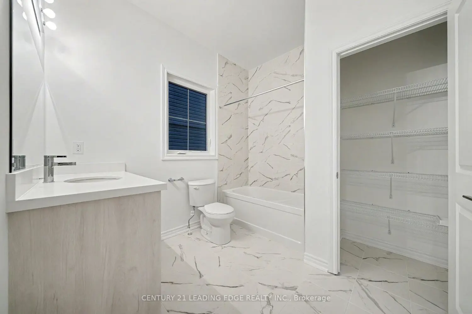 8 Turnberry Court photo 4