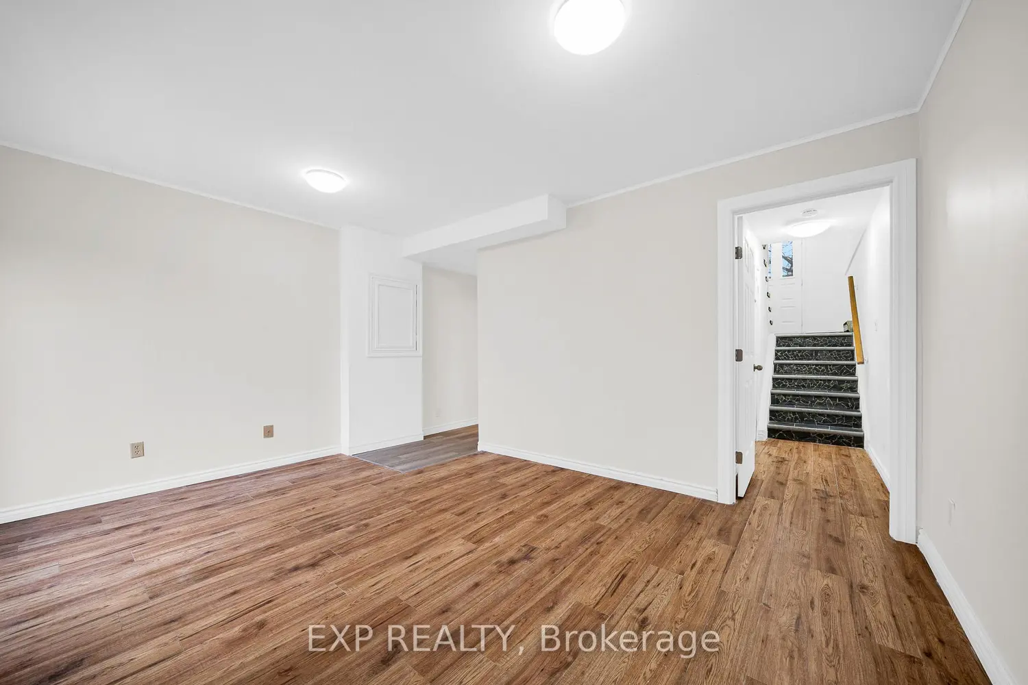 Additional image 10 of 98 Castlegreen Private