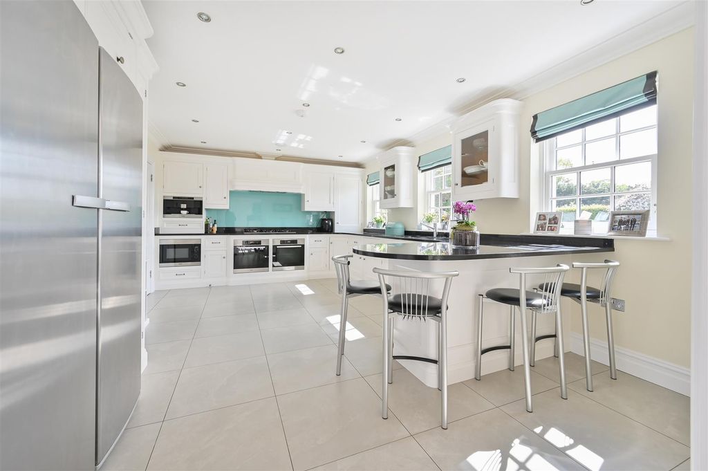 Additional image 2 of 5 bed detached house for saleProspect Lane, Harpenden AL5