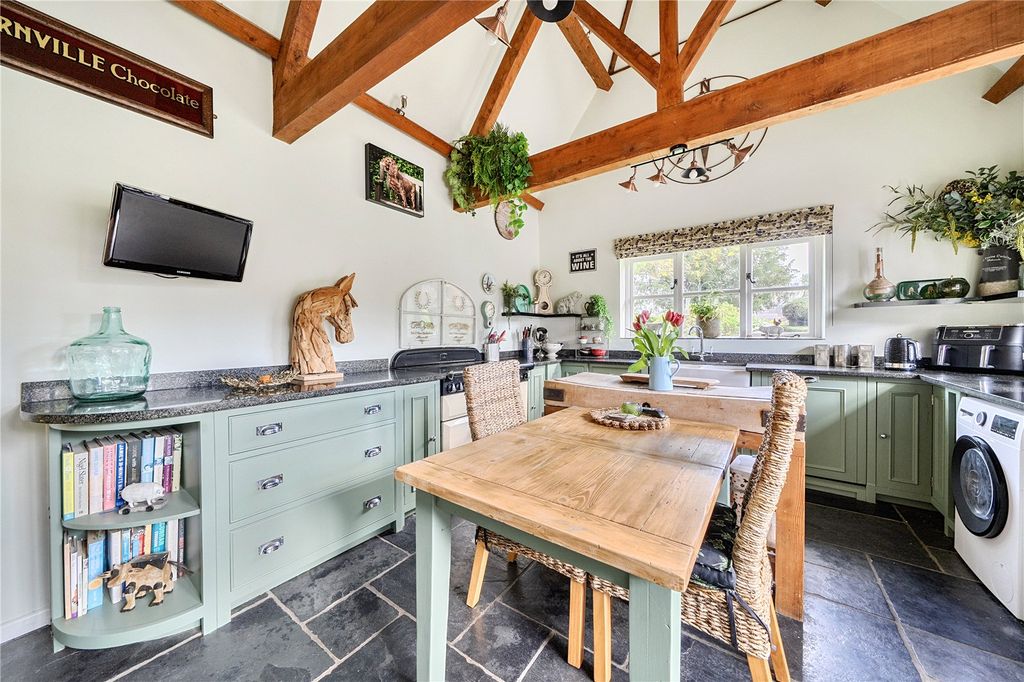 Additional image 3 of 4 bed detached house for saleLondon Road, Hook, Hampshire RG27