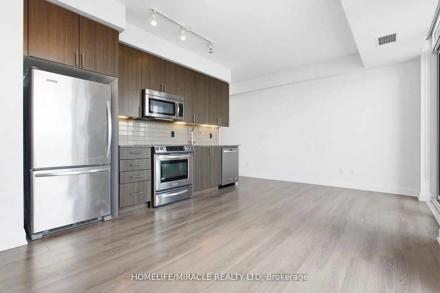 Additional image 8 of 18 Graydon Hall Drive 1705