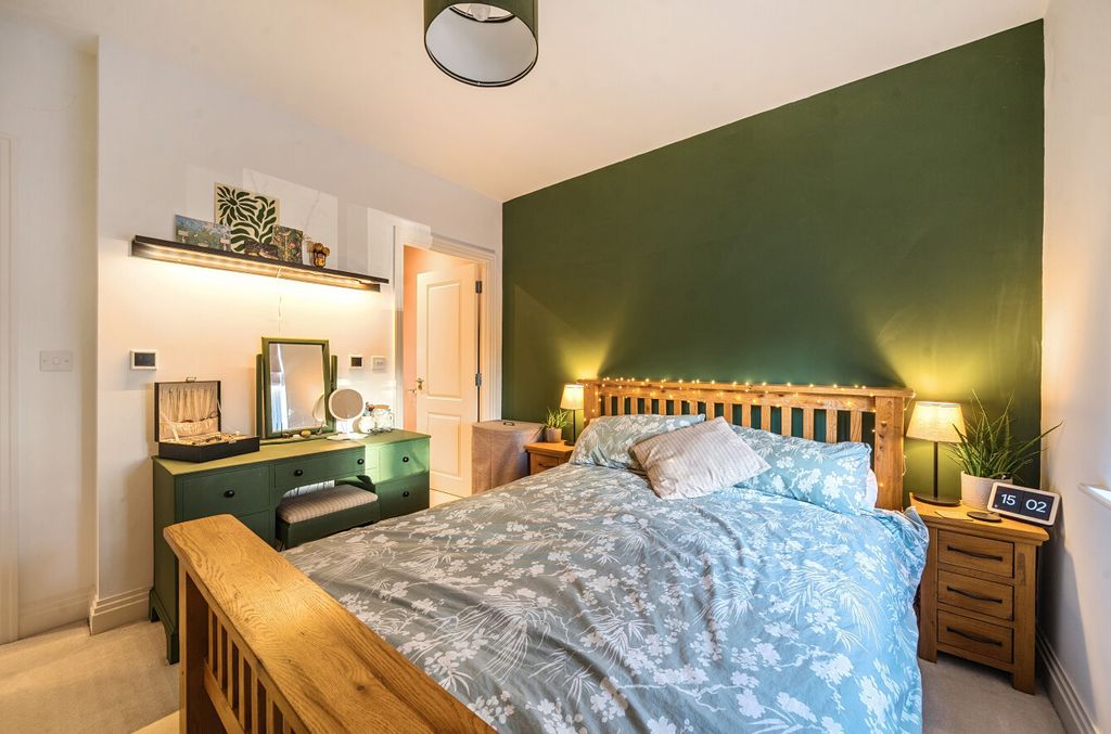 Additional image 12 of 2 bed flat for saleAspen Road, High Wycombe, Buckinghamshire HP10