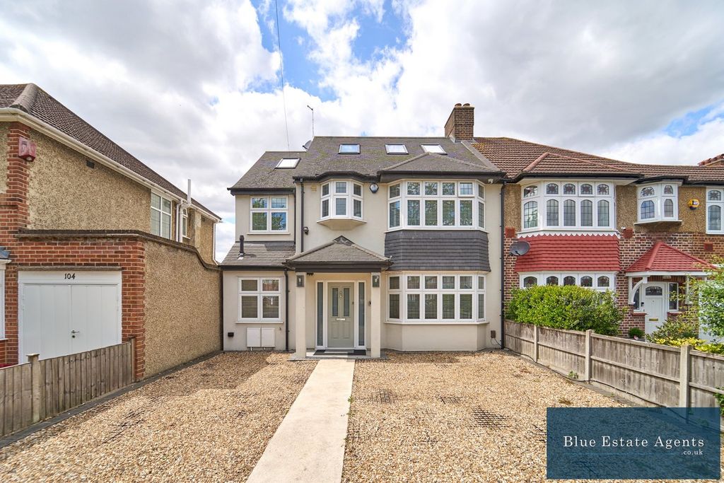 5 bed semi-detached house for saleBurns Way, Hounslow TW5