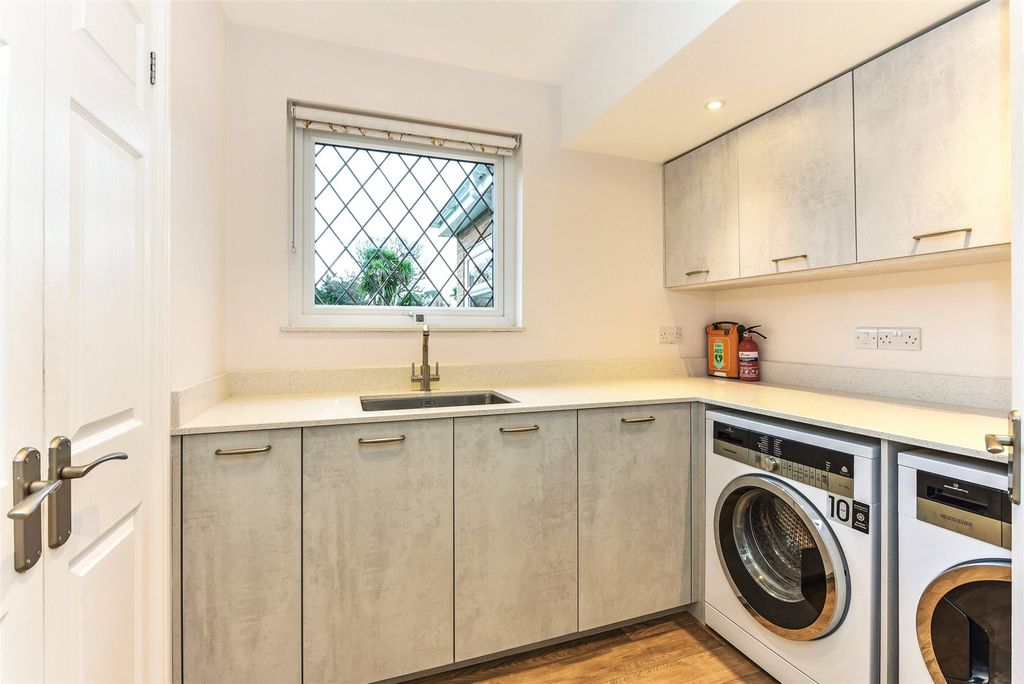 Additional image 9 of 4 bed detached house for saleOrchard Road, Hayling Island, Hampshire PO11