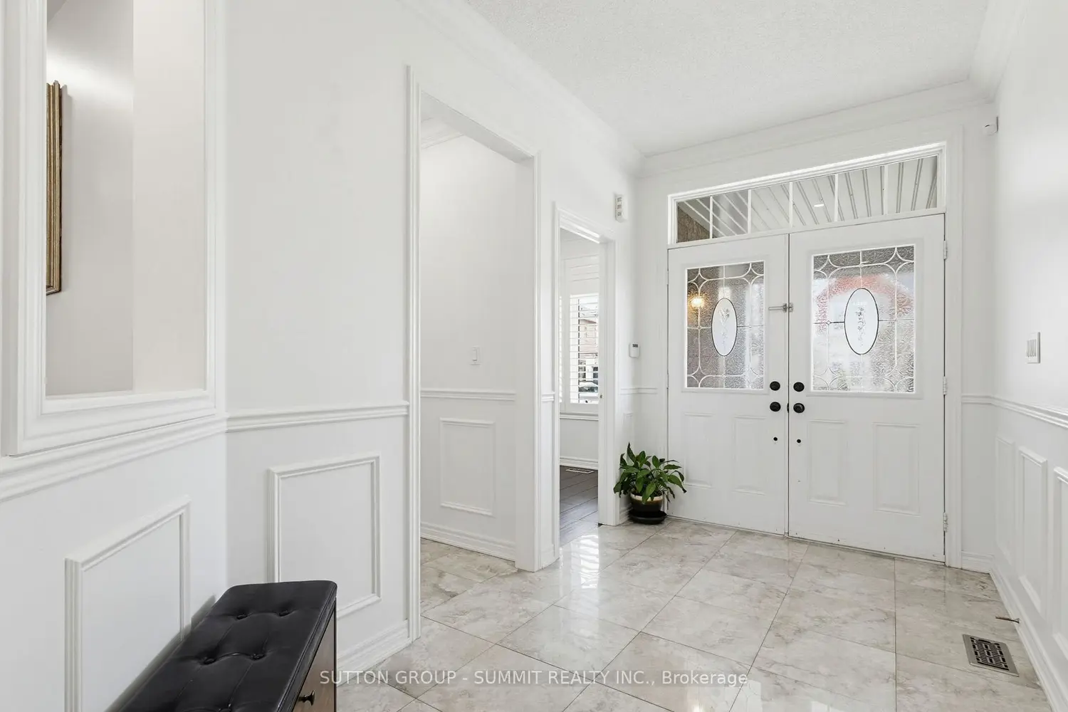 7 Attridge Crescent photo 2