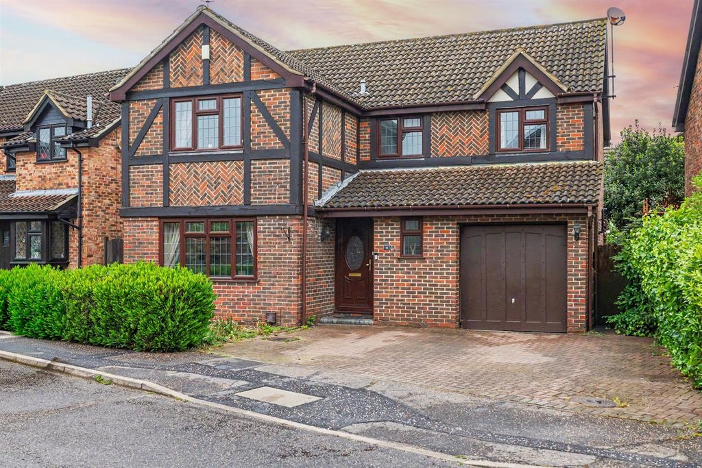 4 bed detached house for saleSpencers, Hockley SS5
