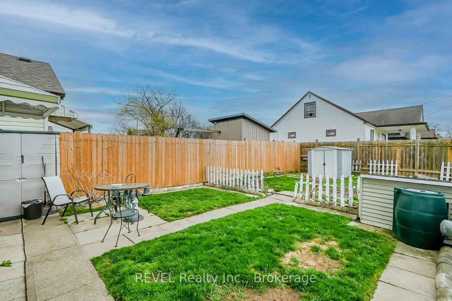 76 Lincoln Avenue photo 3
