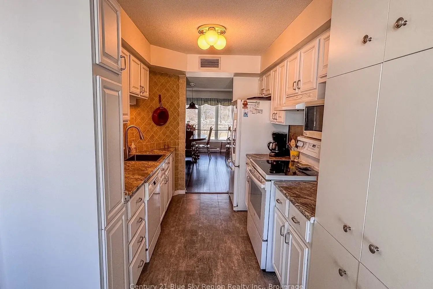 Additional image 5 of 441 William Street 101