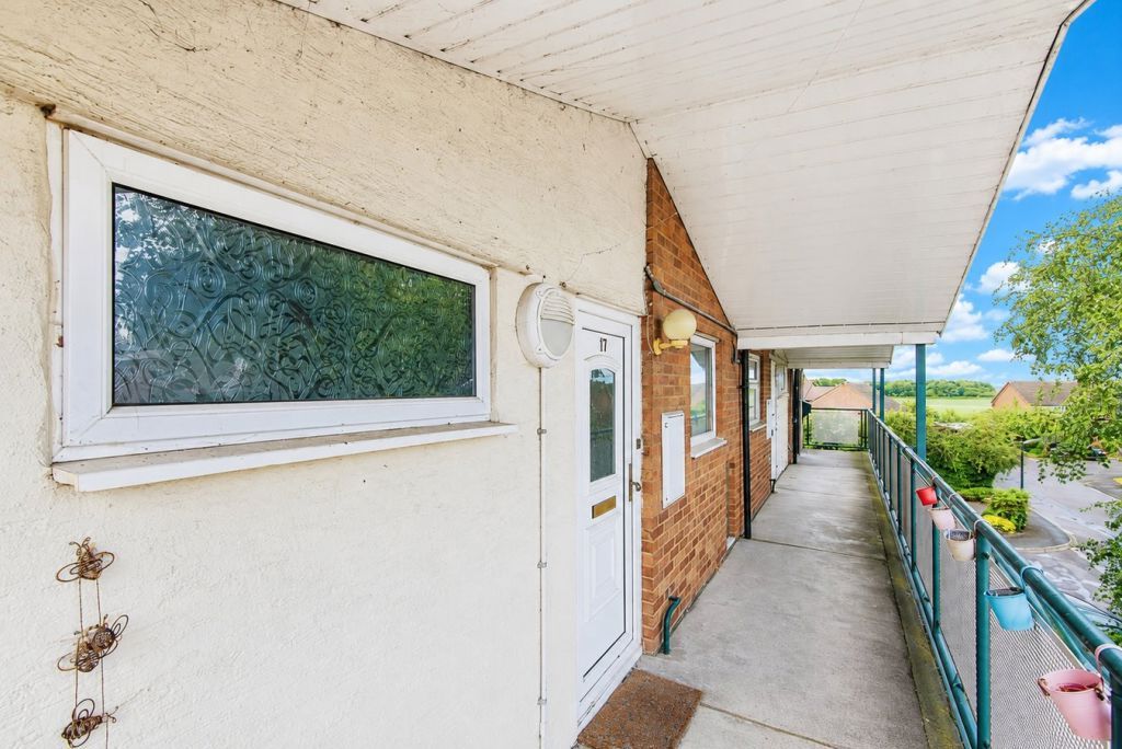 2 bed flat for saleBilberry Road, Clifton, Shefford SG17
