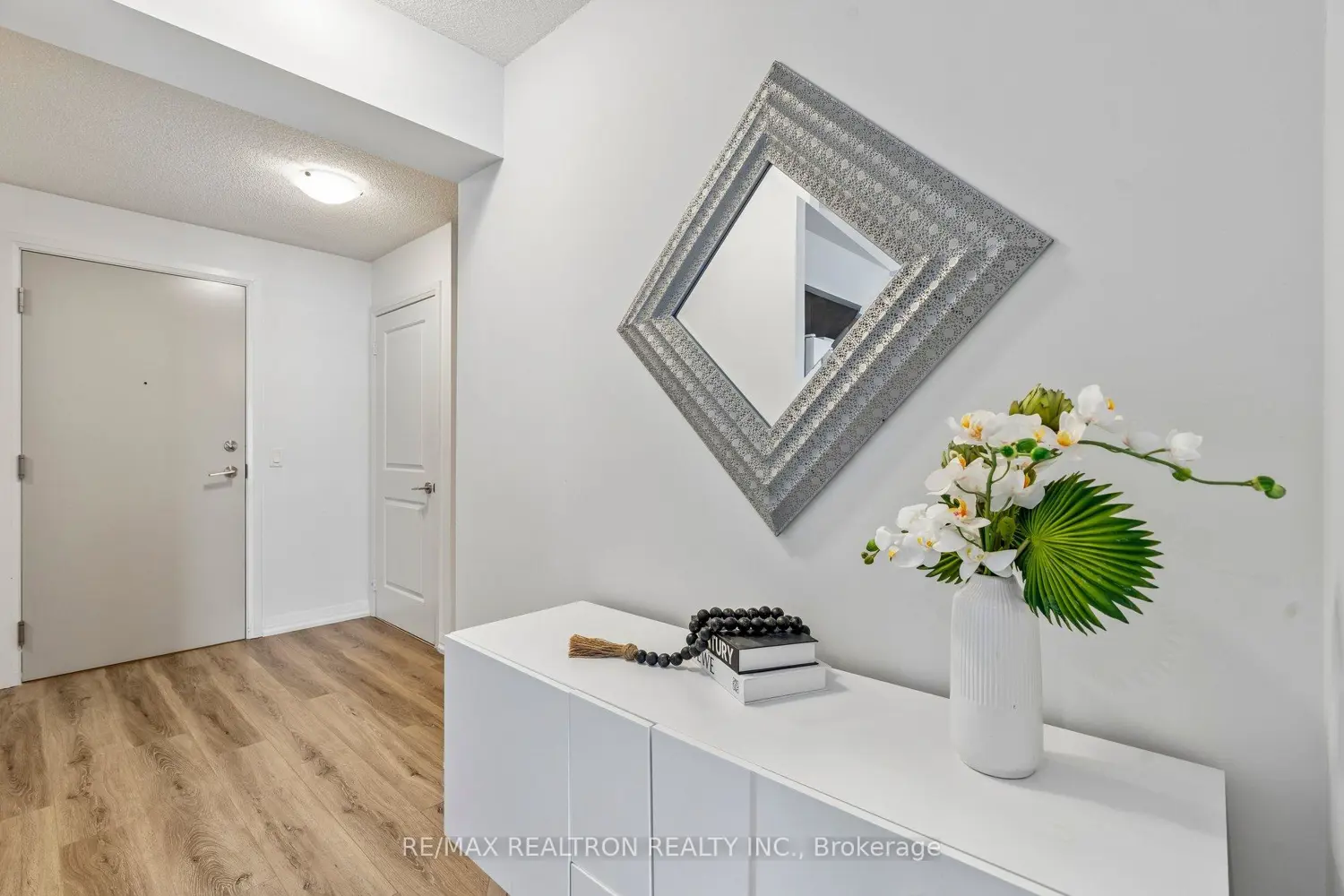 Additional image 8 of 30 Meadowglen Place 1503