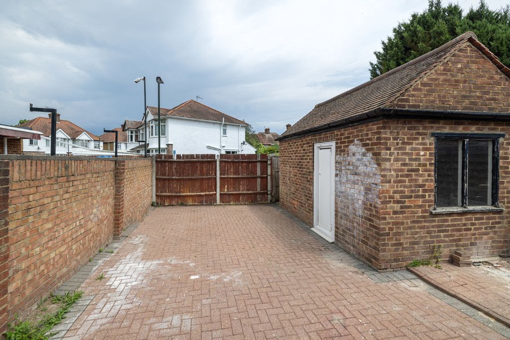 Additional image 3 of 5 bed semi-detached house for saleNelson Road, Hounslow TW3