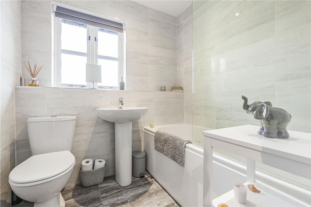Additional image 13 of 2 bed flat for saleCoopers Court, Hertford, Hertford SG14