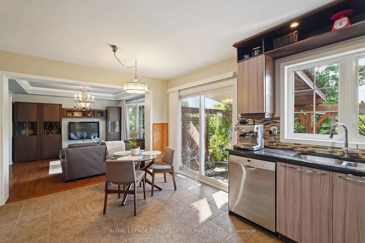 641 Symons Cross photo 5
