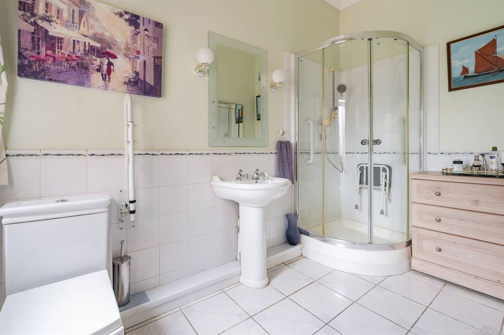 Additional image 8 of 2 bed flat for saleStation Road, Herne Bay CT6