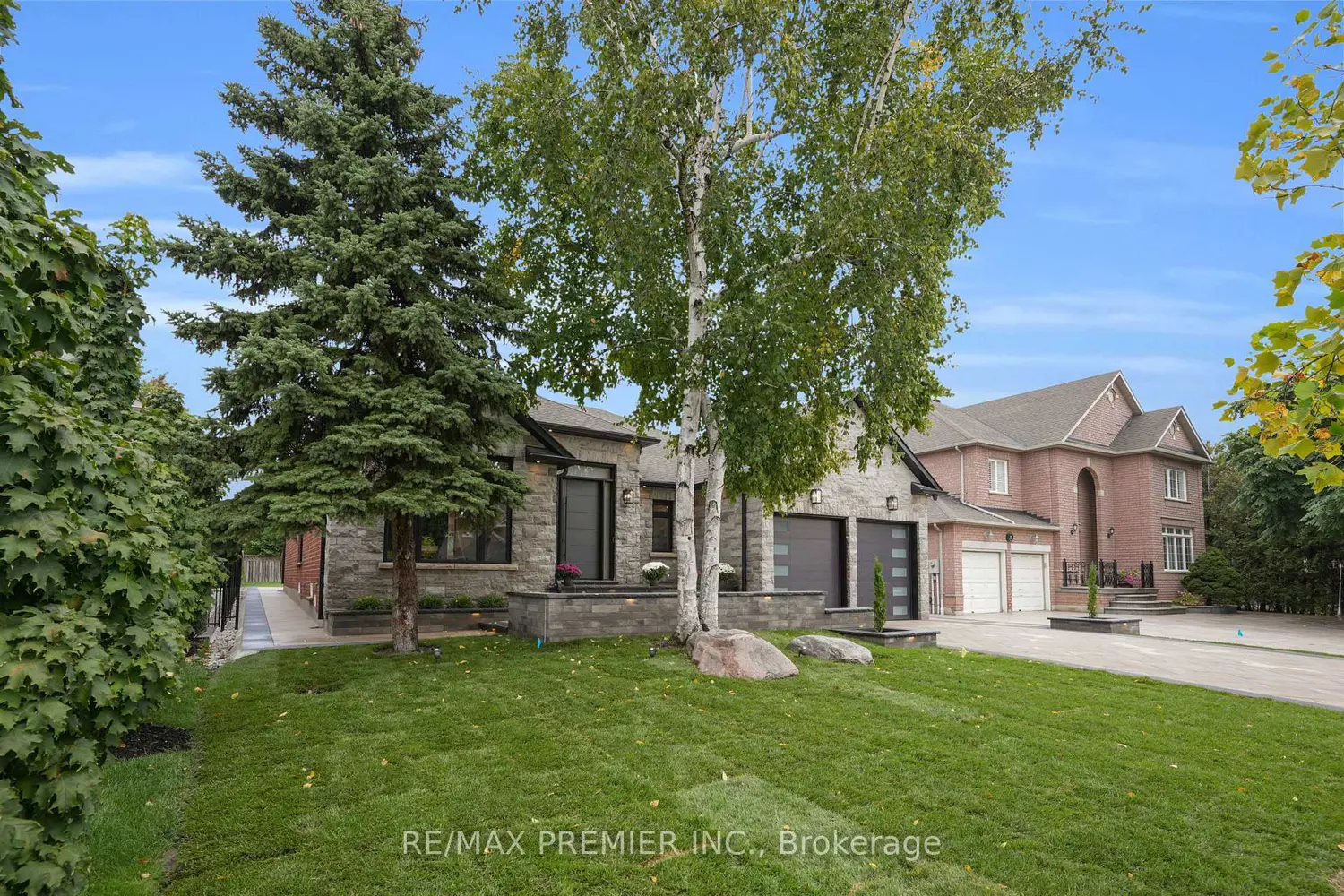 19 Polo Crescent