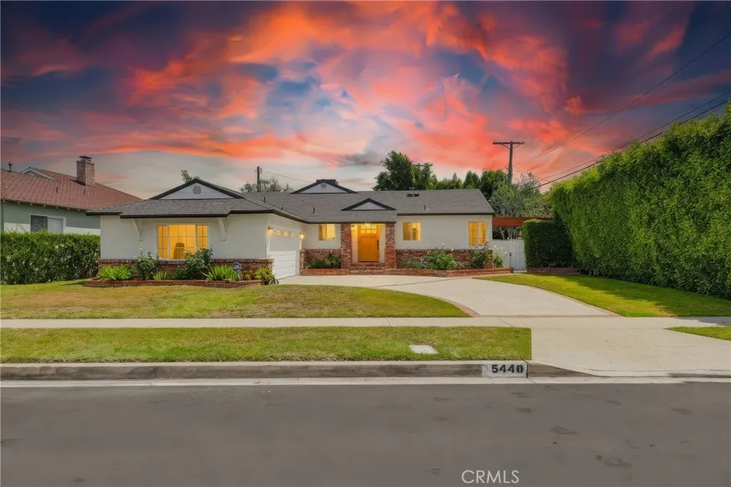 5440 Alcove Ave, Valley Village, CA 91607 photo 3