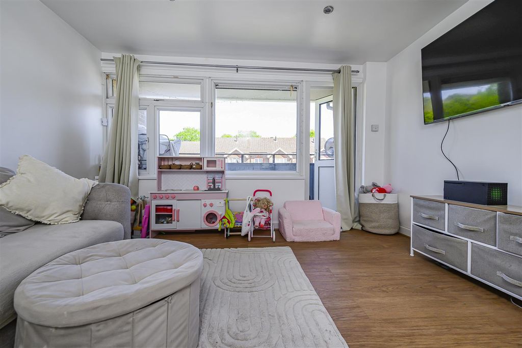 Additional image 2 of 1 bed flat for saleTotton Walk, Havant PO9