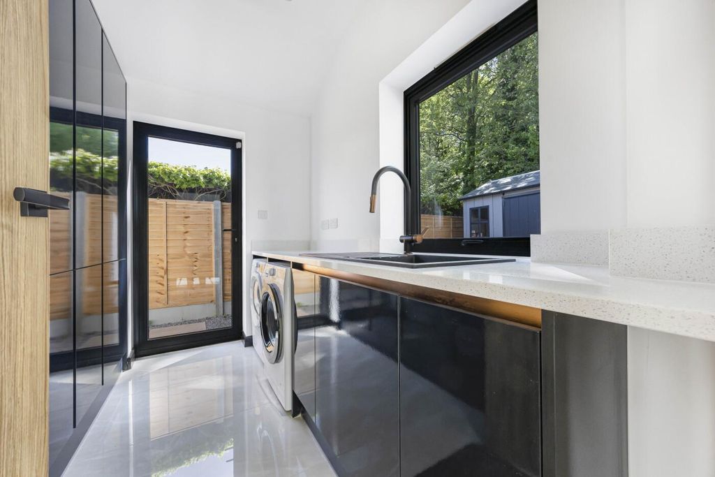 Additional image 11 of 5 bed detached house for saleMakins Road, Henley-On-Thames RG9