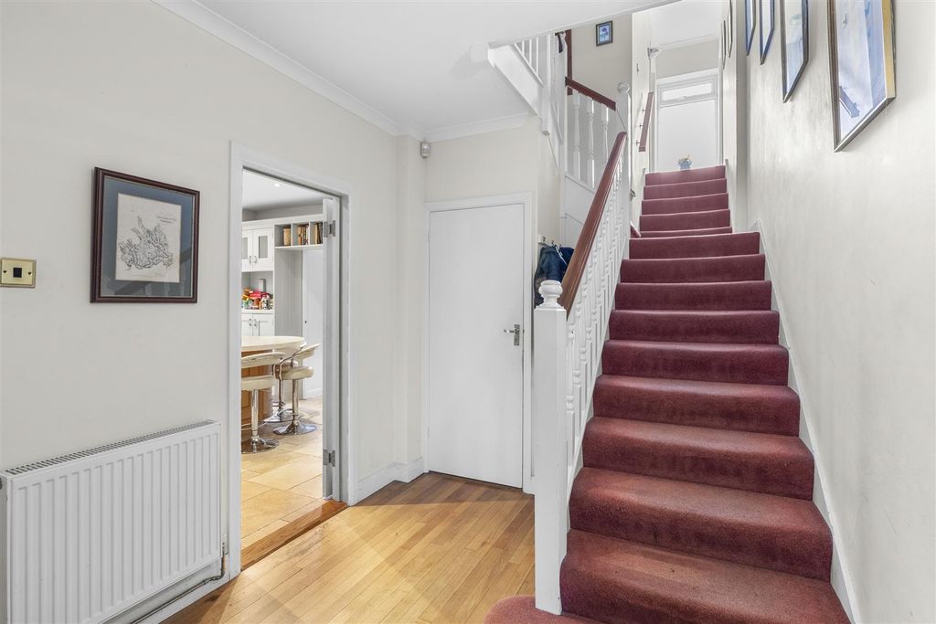 Additional image 18 of 5 bed detached house for saleMarlow Road, High Wycombe HP11