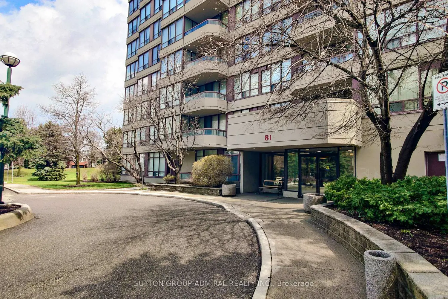81 Townsgate Drive Ph208 photo 3
