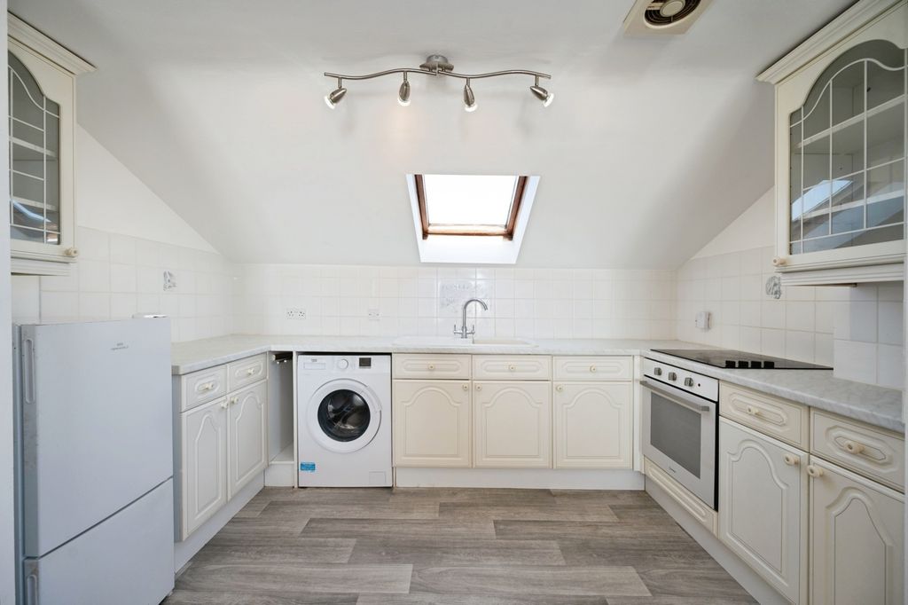 Additional image 6 of 2 bed flat for saleSouthwood Road, Hayling Island, Hampshire PO11