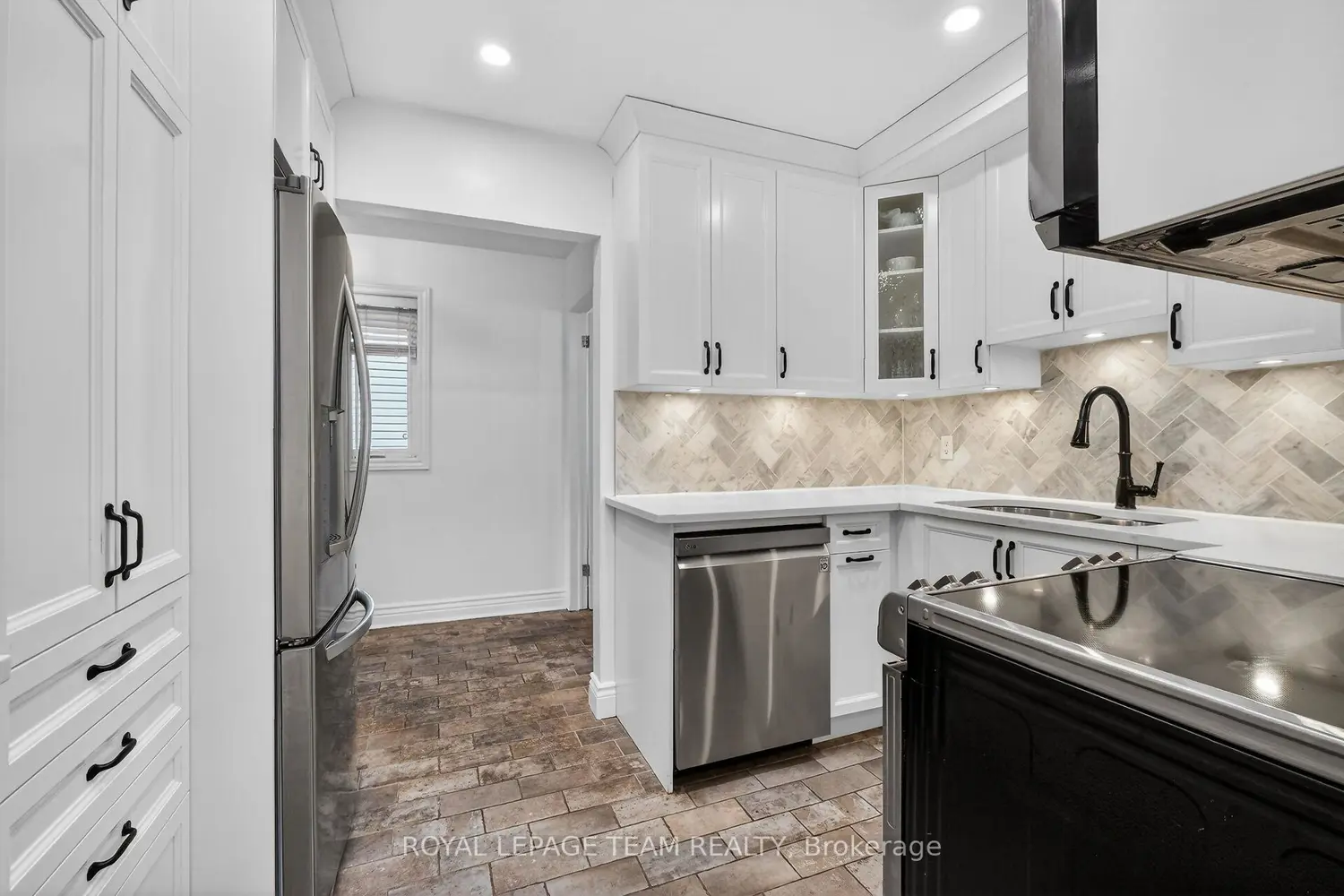Additional image 9 of 817 High Street 13