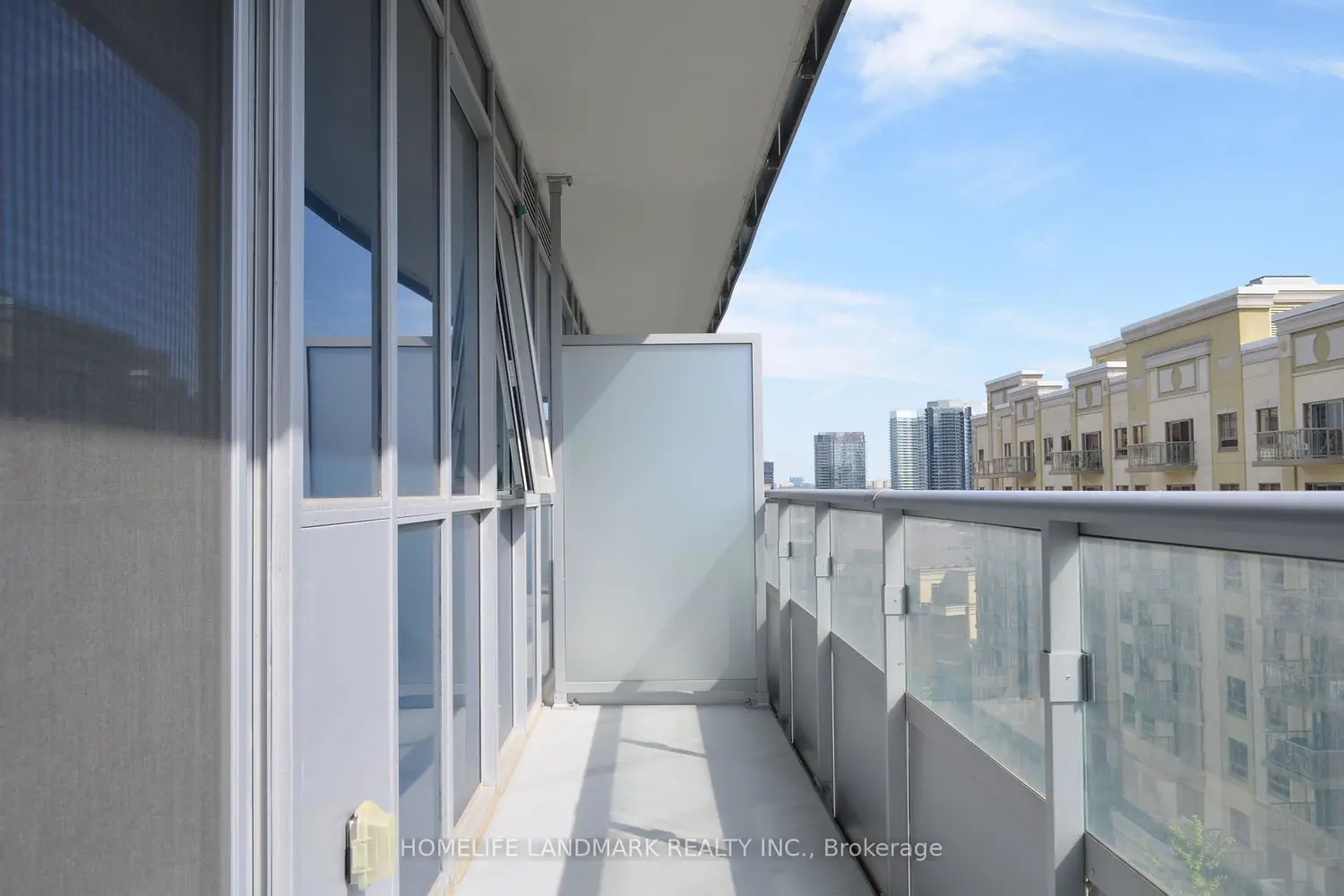 591 Sheppard Avenue 808