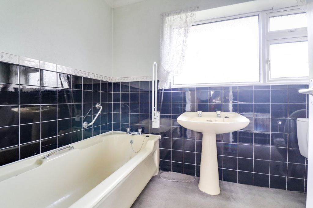 Additional image 9 of 4 bed country house for saleKingsmoor Road, Harlow CM19