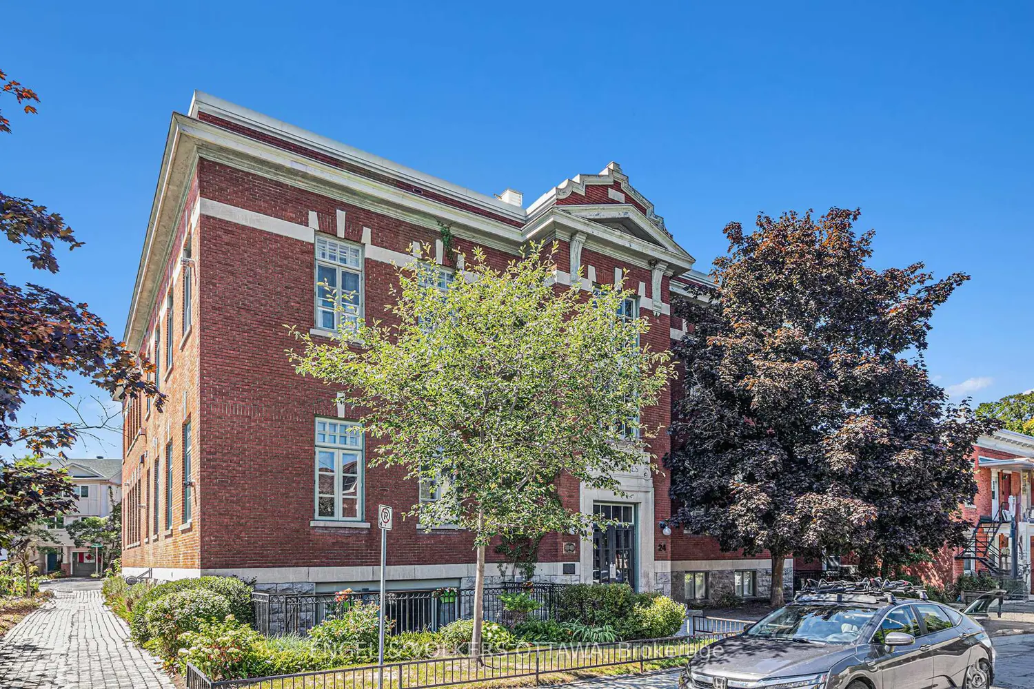24 Springfield Road 203