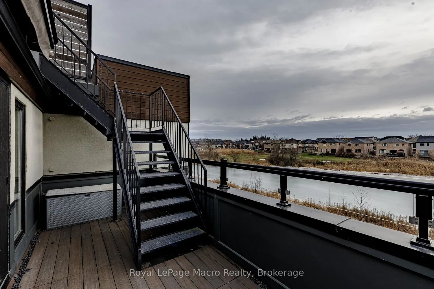 Additional image 18 of 35 Midhurst Heights #1