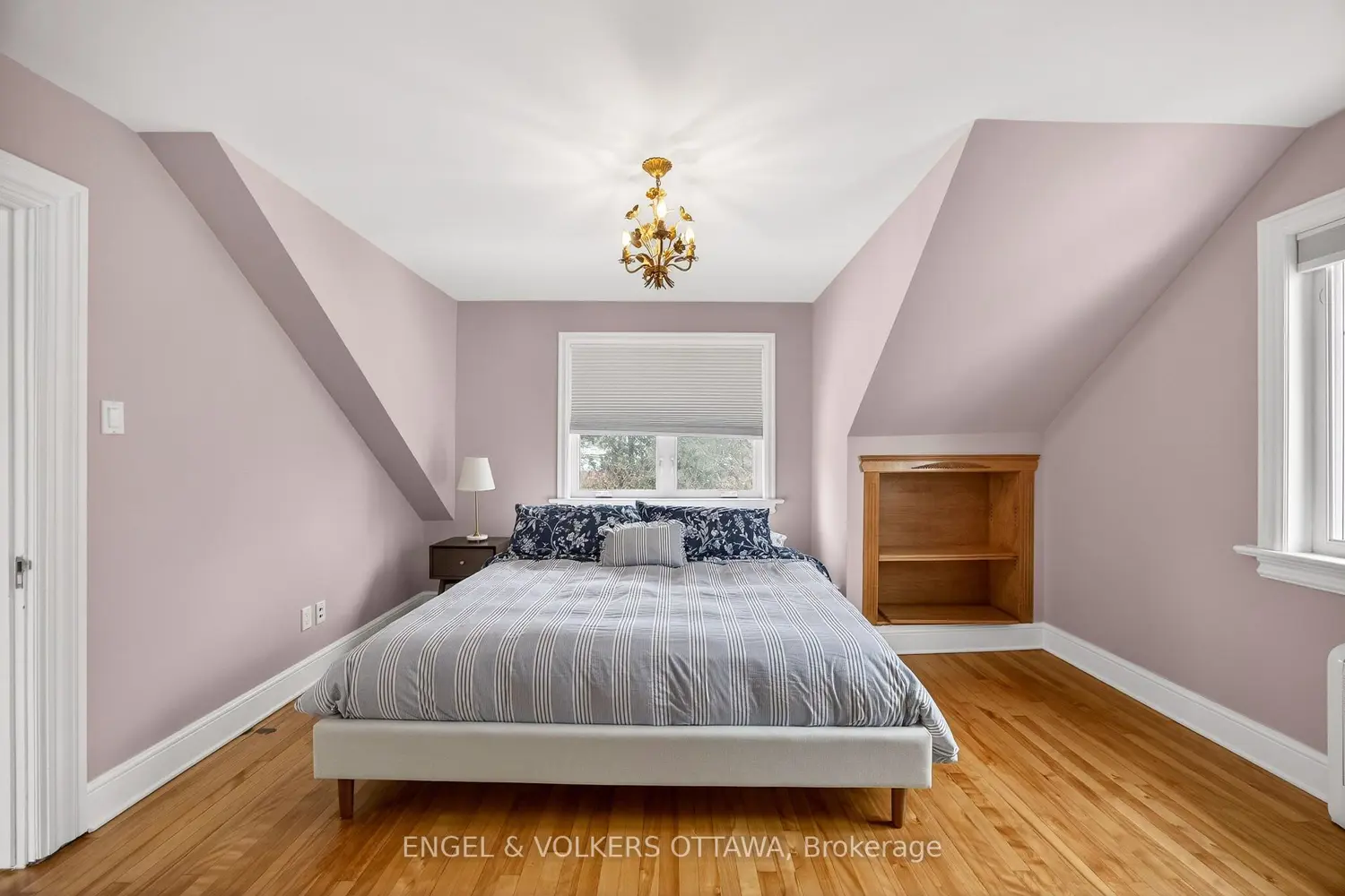 Additional image 16 of 498 Queen Elizabeth Drive